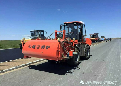小區(qū)道路清掃用哪種電動(dòng)掃路機(jī)好 小區(qū)道路清掃用哪種電動(dòng)掃路機(jī)好